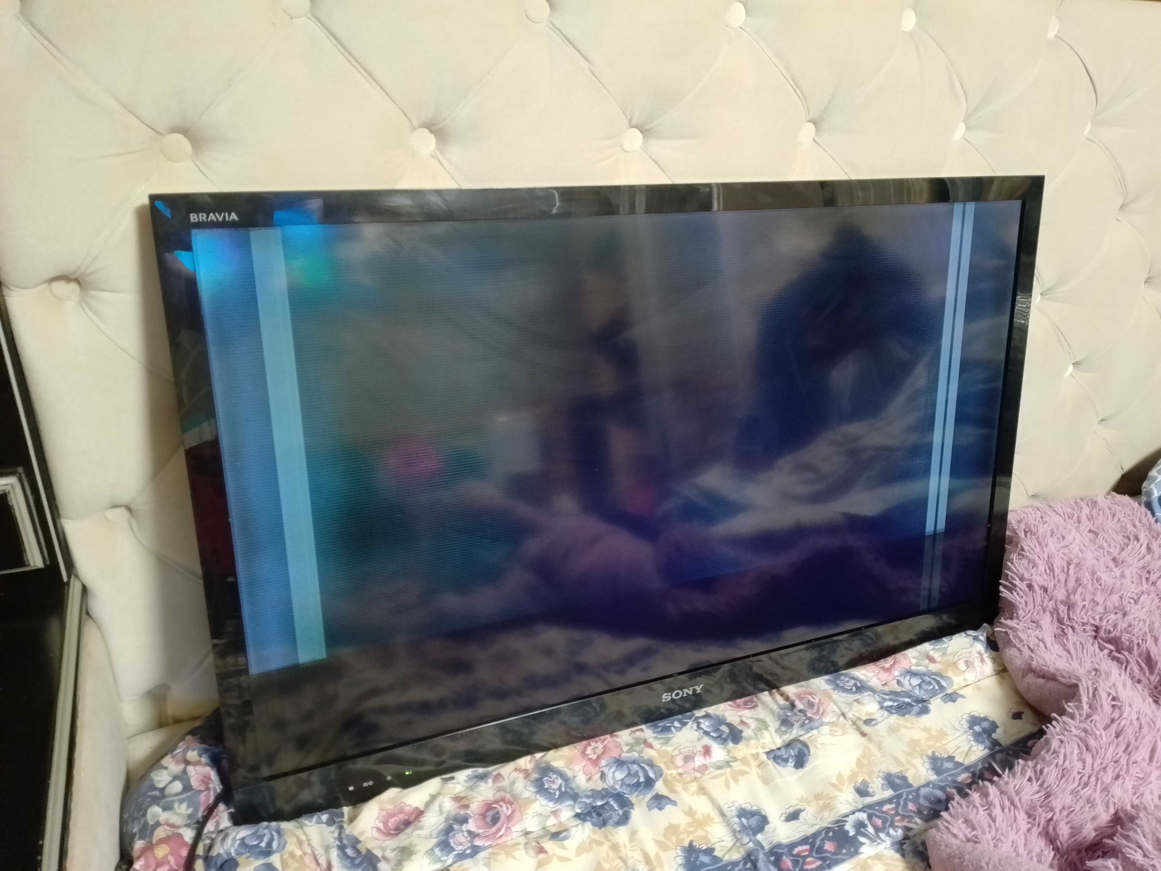 Телевизор под ремонт sony KDL -40 EX 720