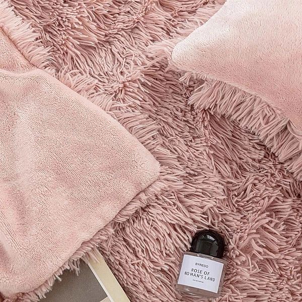 Koc narzuta na łóżko 200x220 Włochacz Futrzany Yeti Pudrowy