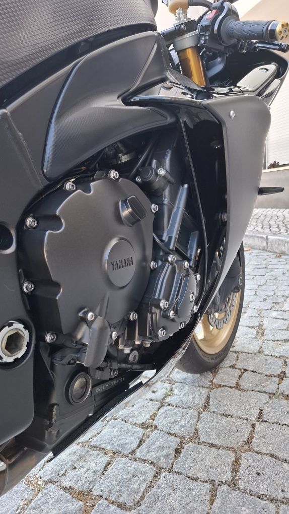 Yamaha r1 crossplane