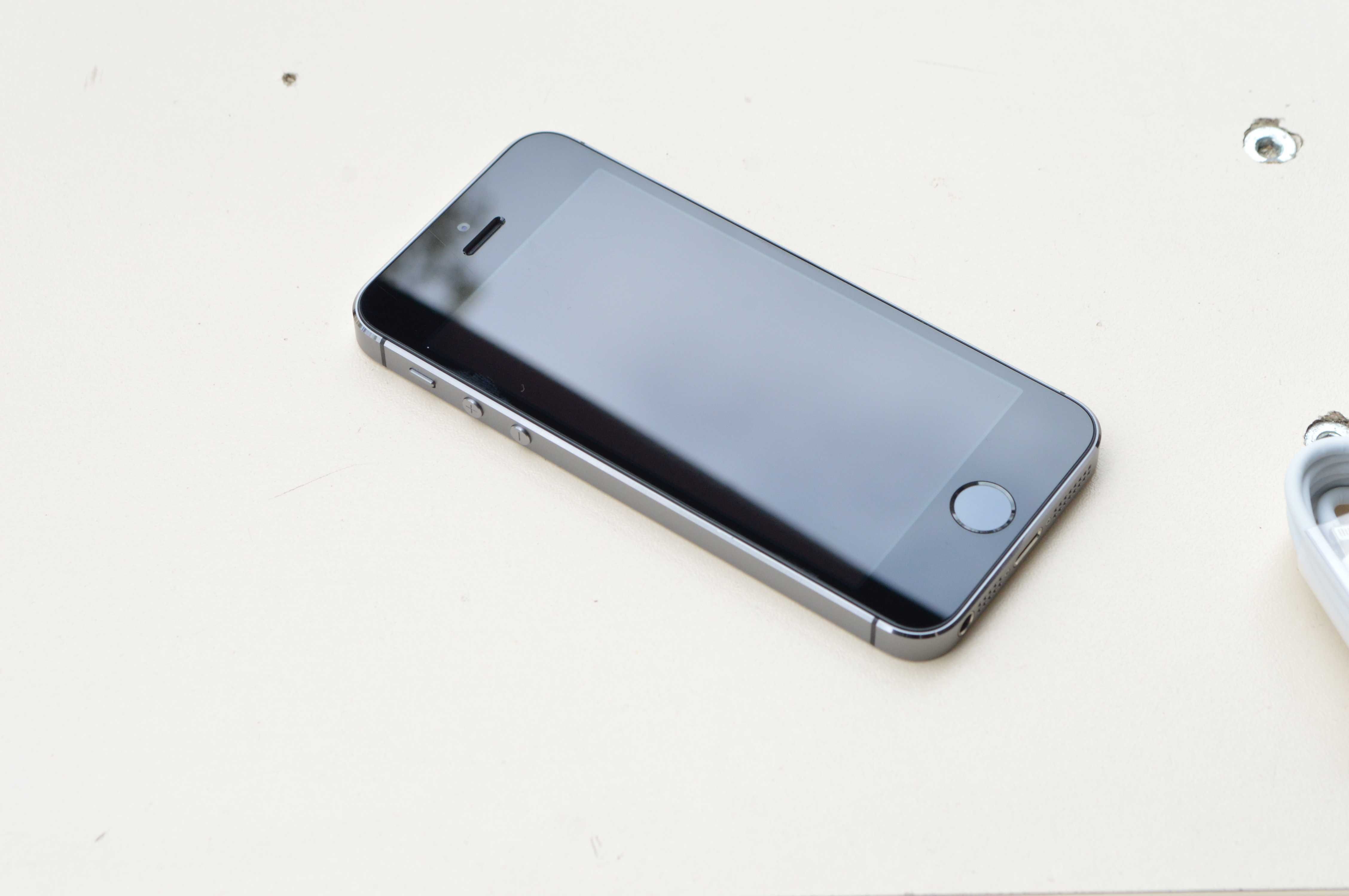 Apple iPhone 5S 16/32/64GB Оригинал Гарантия ОПТ Роз БУ Айфон Смартфон