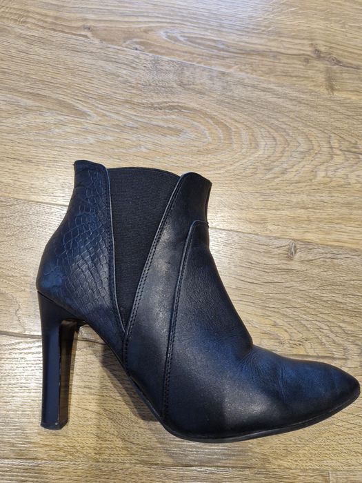 Botki, czarne, r. 37