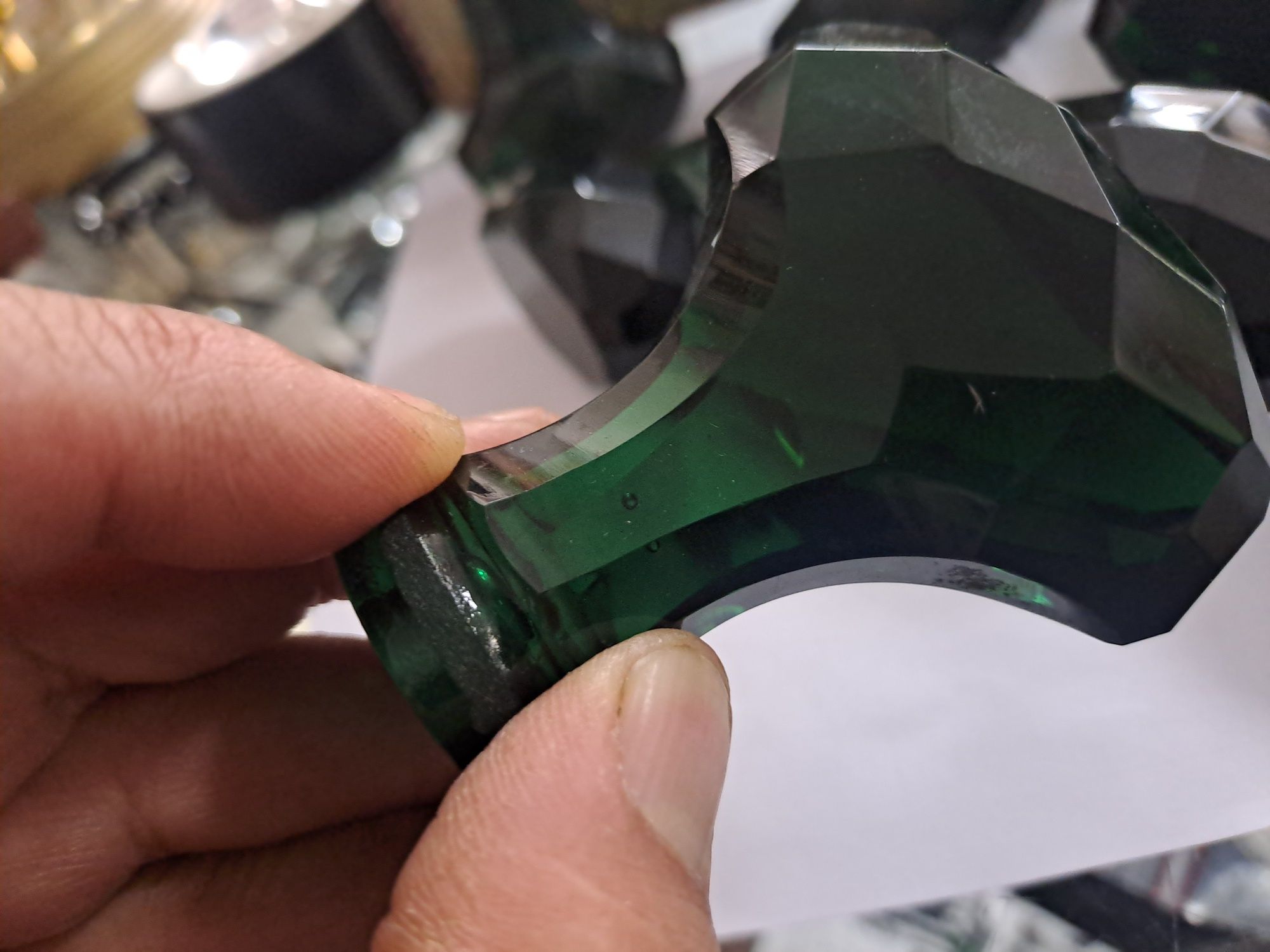 Puxadores porta em vidro verde