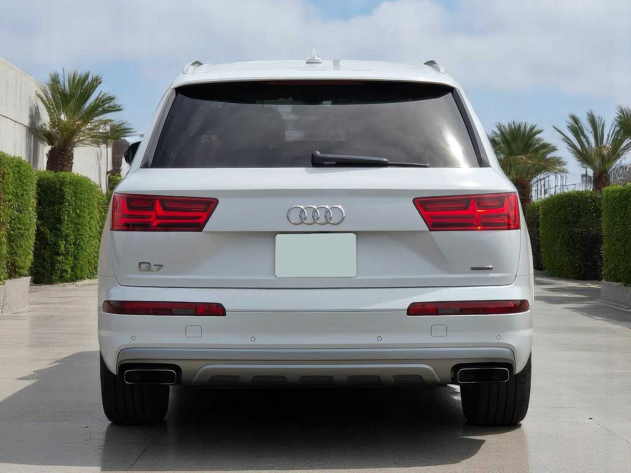 2018    Audi  Q7