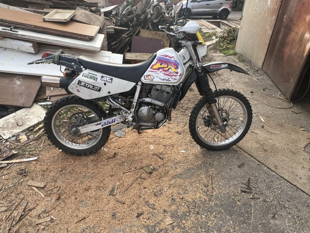 Suzuki dr250 1999 рік