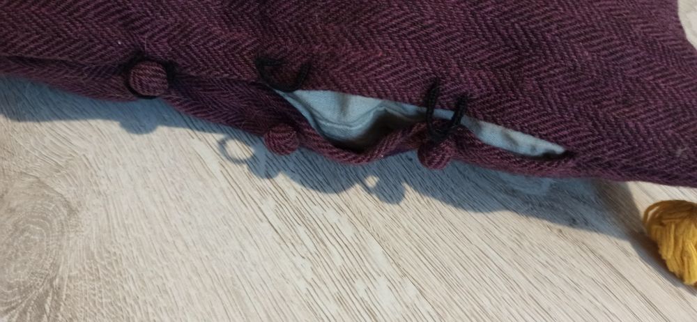 Poduszka z poszewka średniowiecze