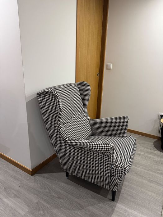 Poltrona, Vibberbo preto/bege