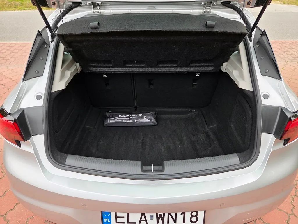 Opel Astra Duża Nawi. klimatronic. Full-serwis