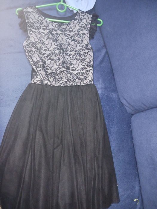 Sukienka elegancka S nowa