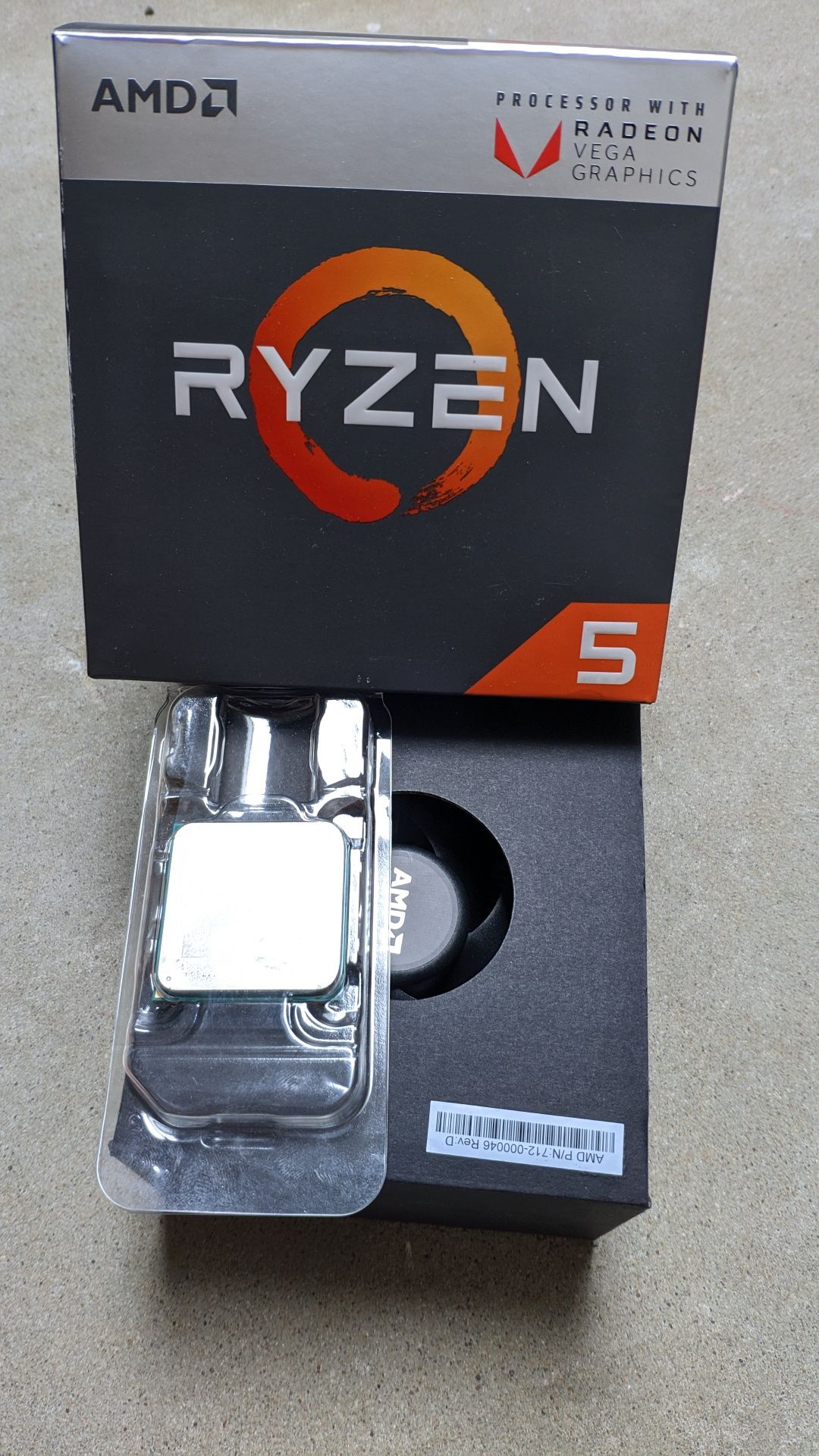 AMD Ryzen 5 2400g procesor AM4 / grafika Vega 7 / chlodzenie BOX