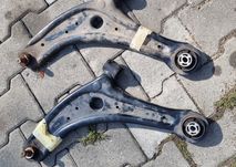 Ford fiesta mk8 1.0 wachacz lewy przód