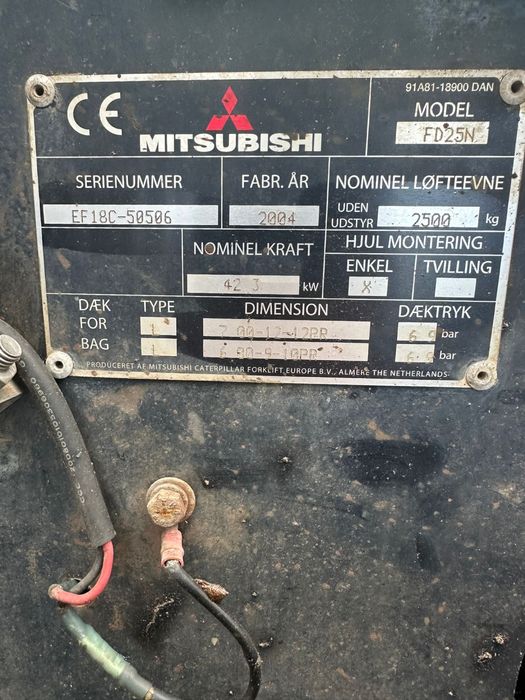 Wózek widłowy Mitsubishi FD25N, diesel, triplex, kabina