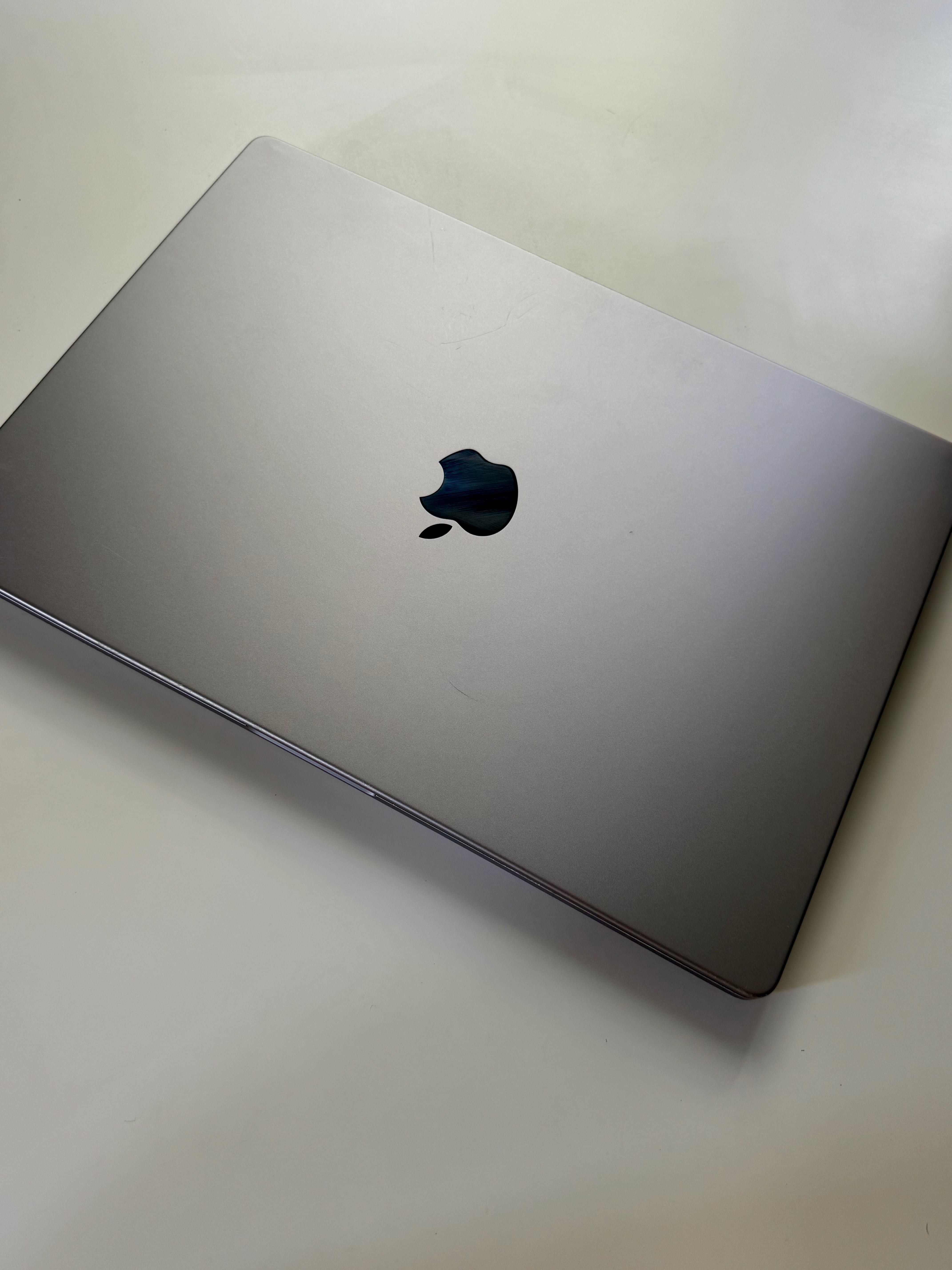 MacBook Pro 16” A2485 M1 PRO/32 GB/1T SpaceGray стан 9/10
