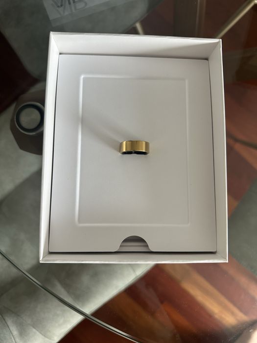 Ultrahuman ring dourado