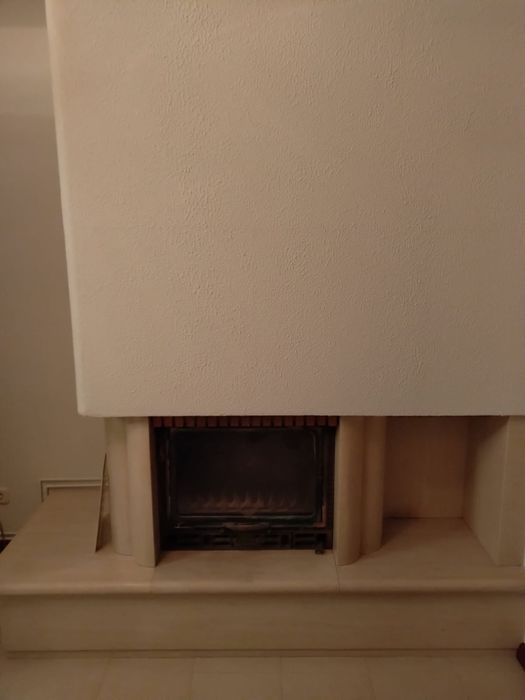 Lareira de sala com pedra