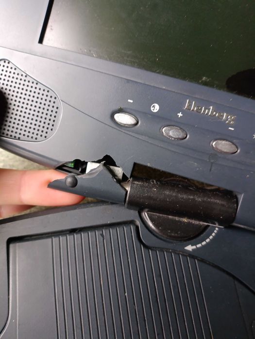 Портативный DVD-плеер Elenberg LD-750