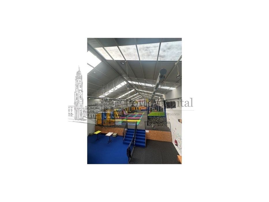 Espaço Indoor/ Armazém Equipado