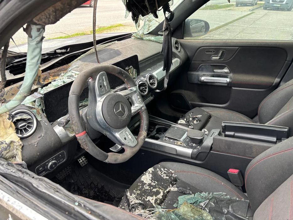 Peças Mercedes GLB 35 4-matic do ano 2022