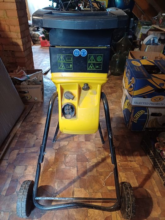 Продам електричний садовий подрібнювач AL-KO