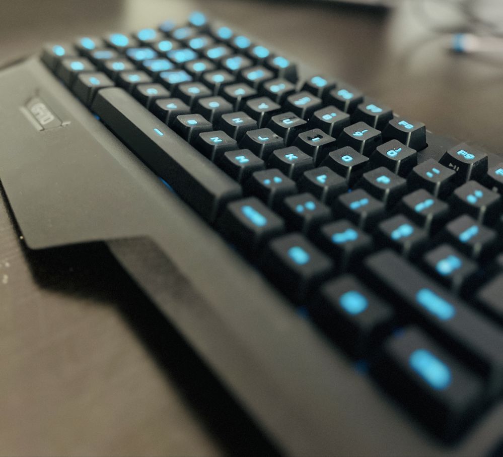 Logitech G430 klawiatura Gamingowa rgb biały kruk