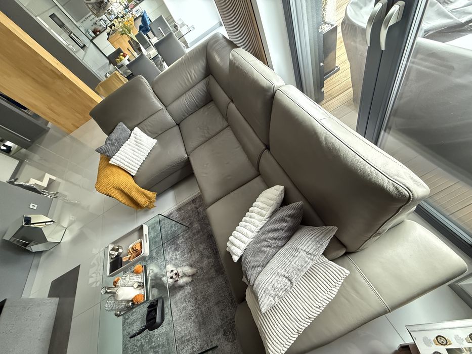 Naroznik  ze skory naturalnej z funkcja spania kler