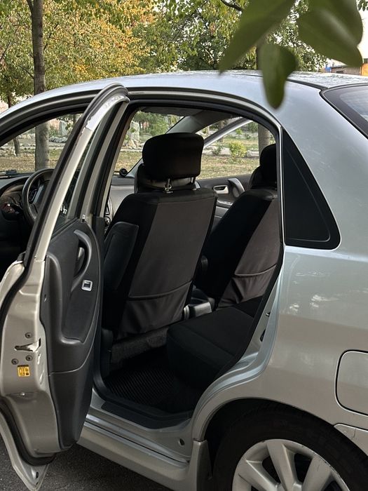 Продам машину Сузуки Лиана 2005 года