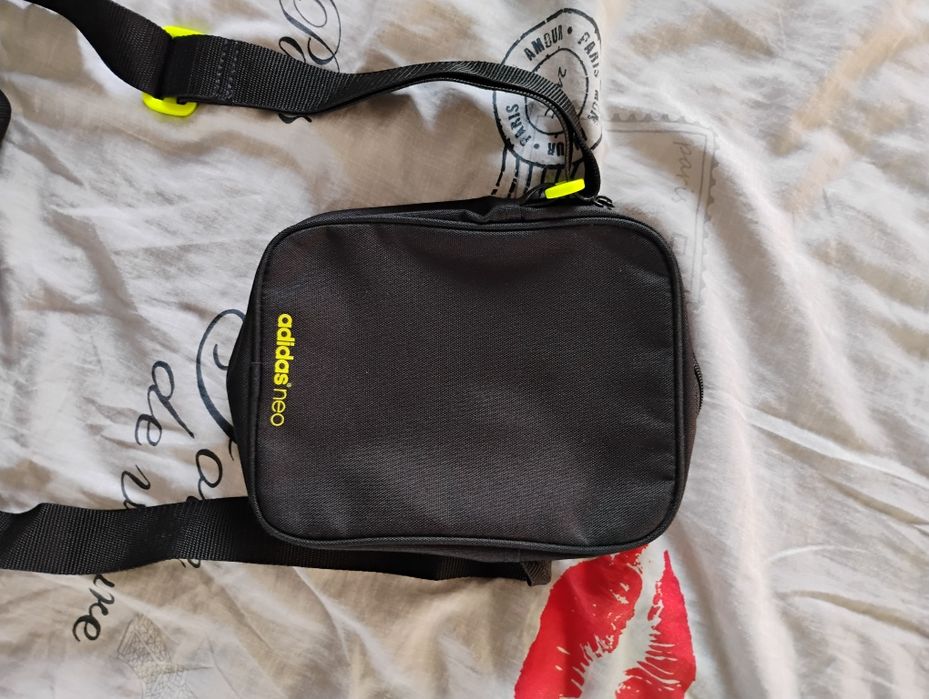 Torebka adidas listonoszka