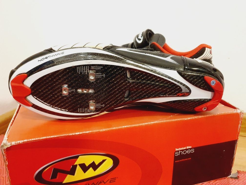 Buty szosowe Northwave TYPHOON EVO Rozmiar 43 karbon