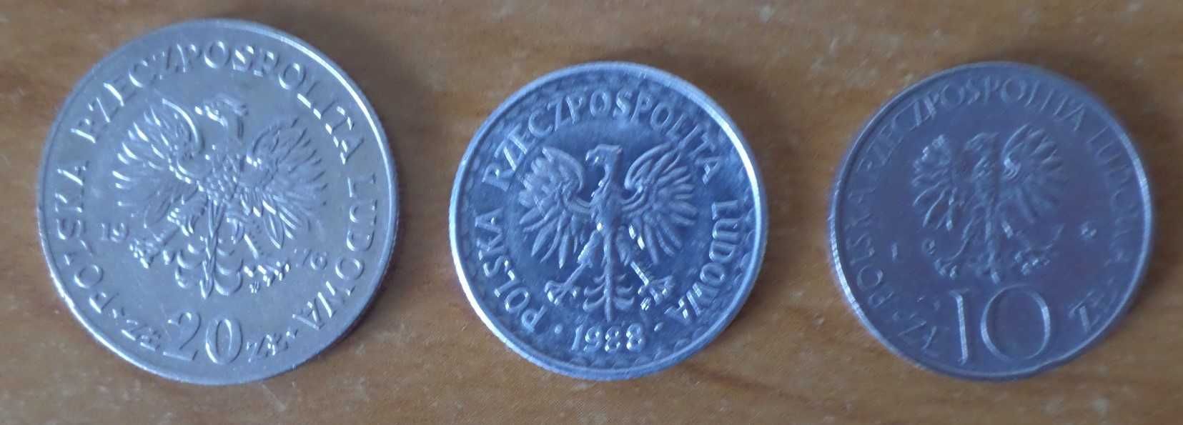 Sześć starych monet.