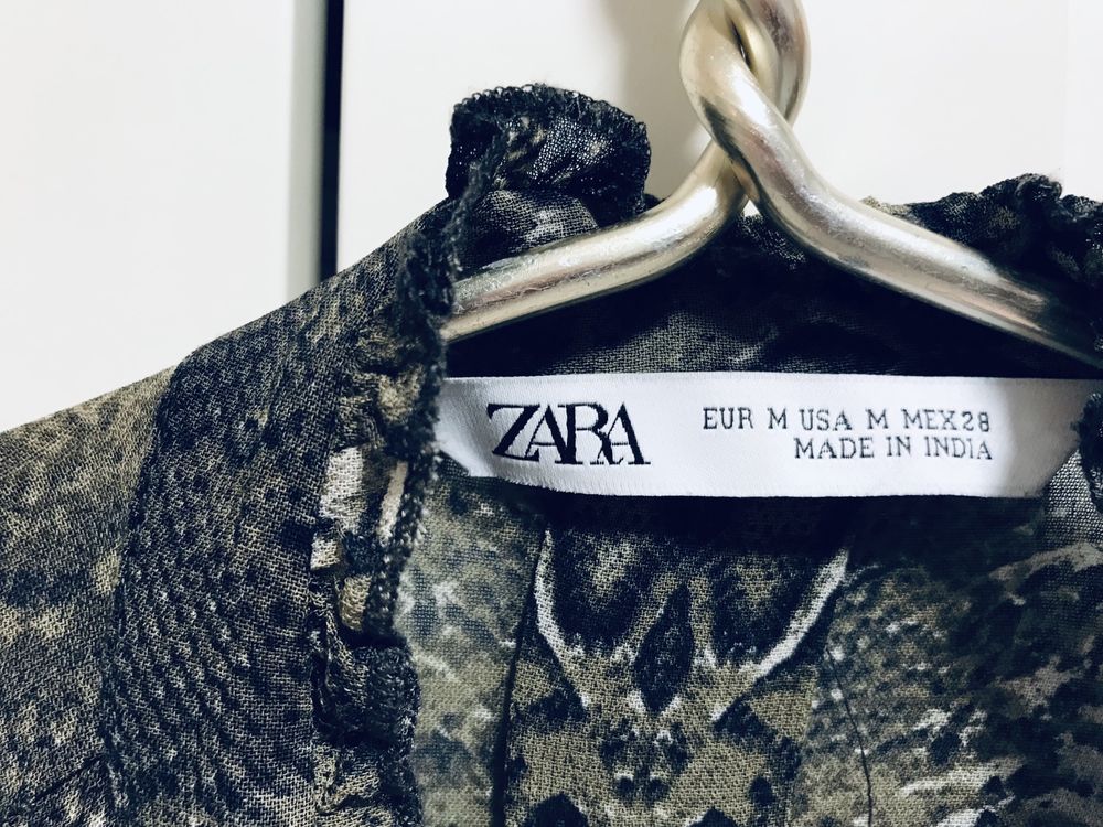 Блузка Zara, р.38-40, принт рептилії з вишивкою