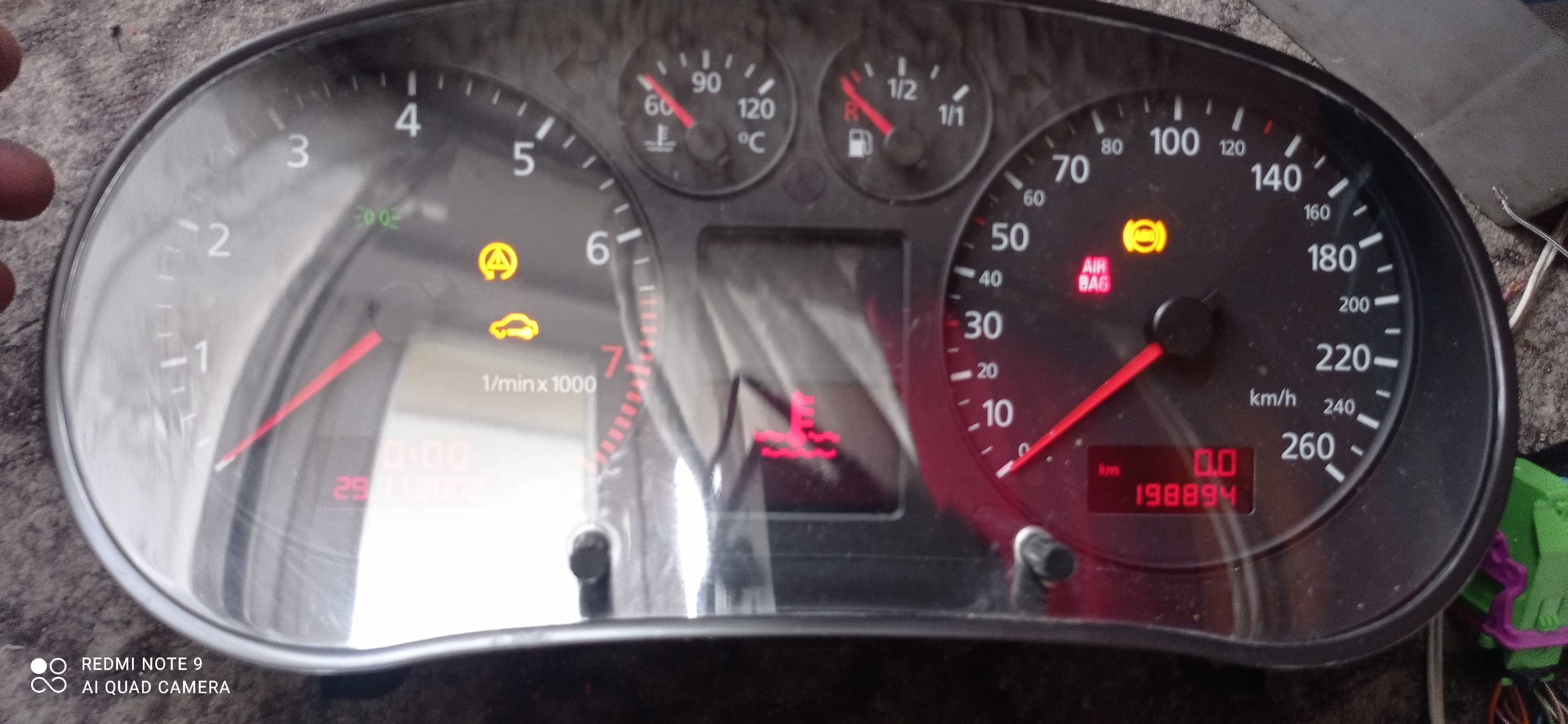 Licznik audi a3 8l0 benzyna 1.6 1.8 stan idealny