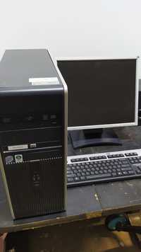 Komputer retro HP z monitorem i całym osprzętem