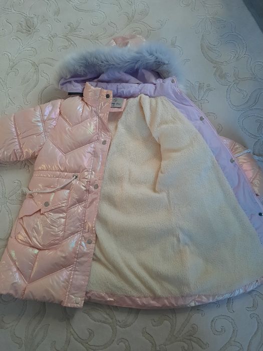Продам зимову куртку 7 -10 років !