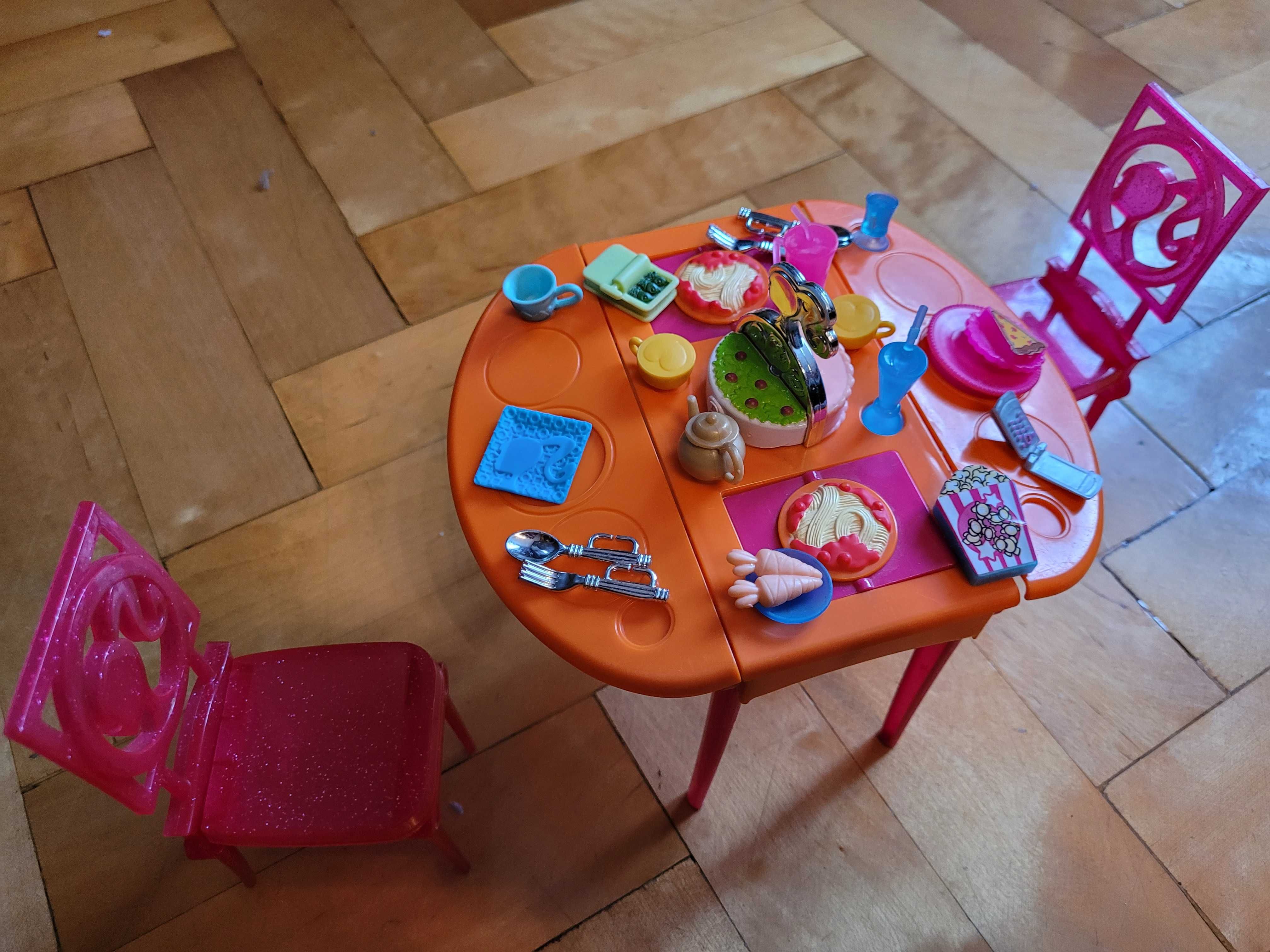 meble dla lalek Barbie kuchnia stół krzesła zastawa jadalnia komórka