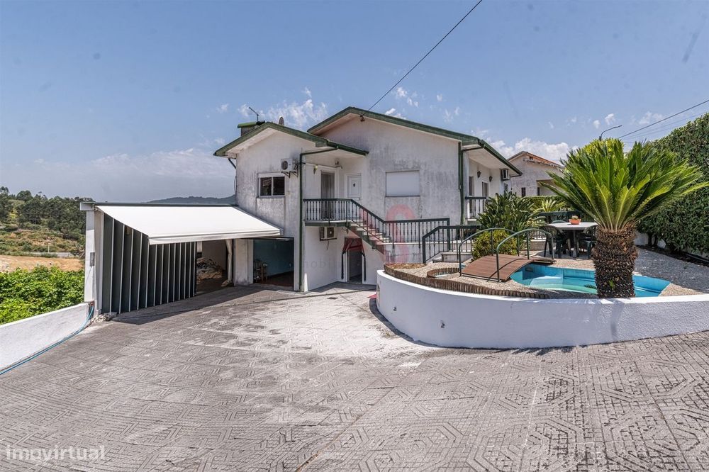 Moradia T3 + T2 + Armazém em Santa Eulália, Vizela