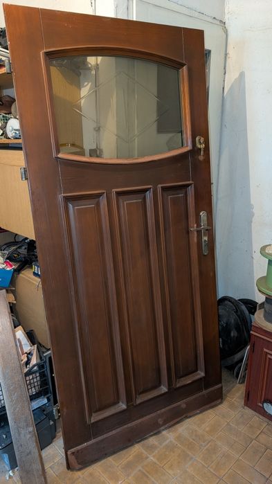 Drzwi drewniane z futryną