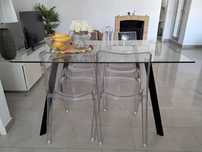 Mesa de jantar de vidro