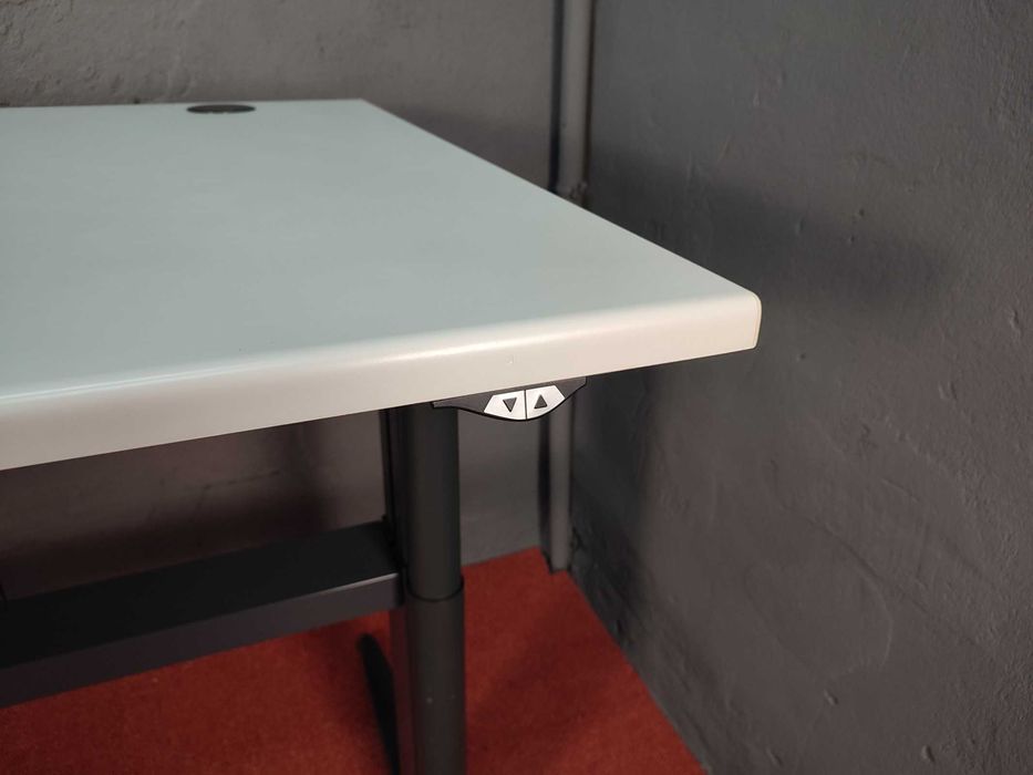 Biurko elektryczne szafka na kółkach zestaw pracy biurowej home office