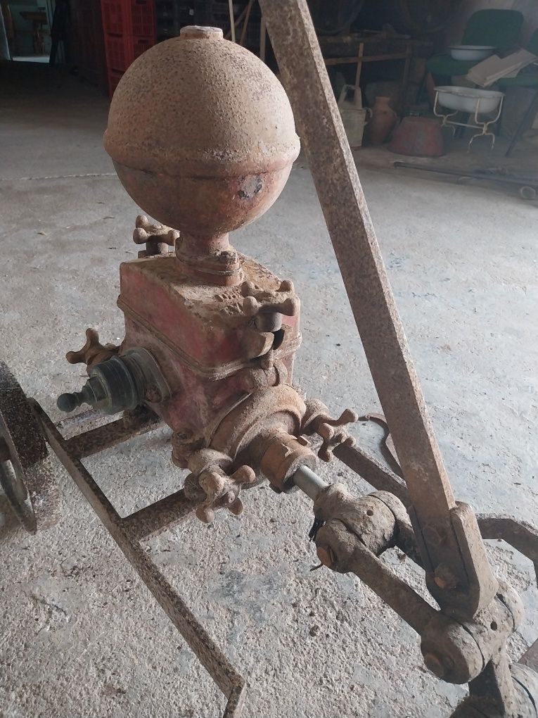 Bomba água antiga