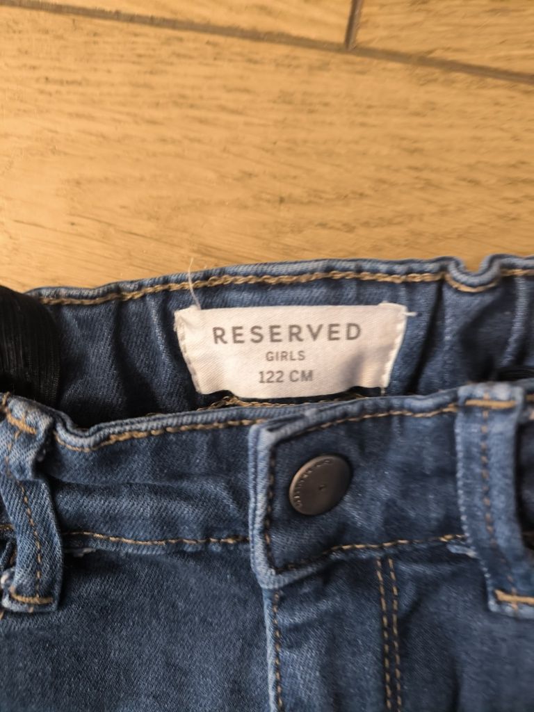 Jeansy dla dziewczynki rozmiar 122 Reserved jak nowe