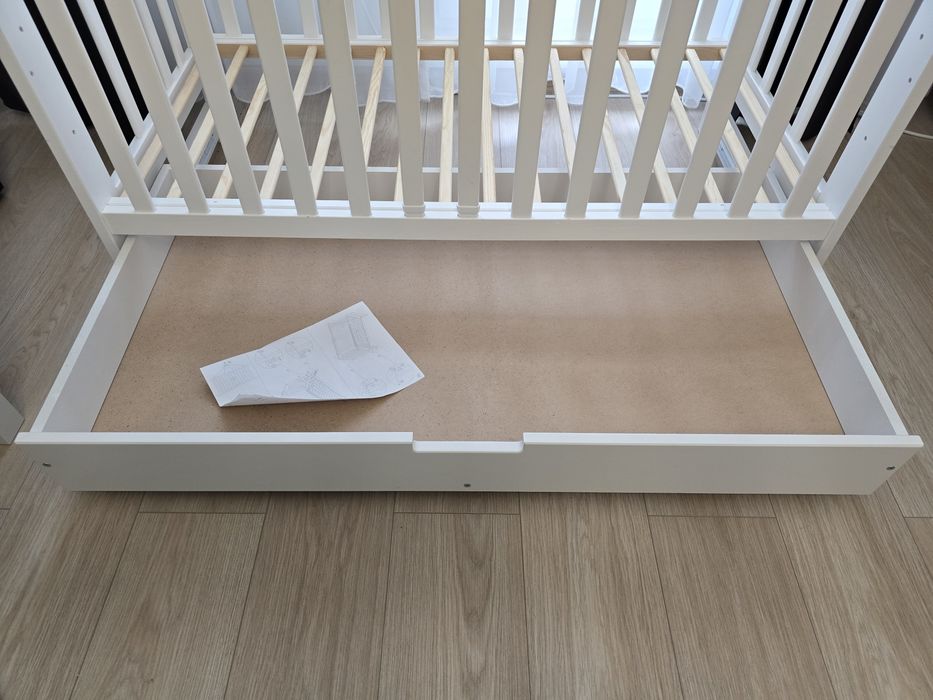KLUPŚ Łóżeczko IWO białe z szufladą 120x60 plus materac Fiki Miki