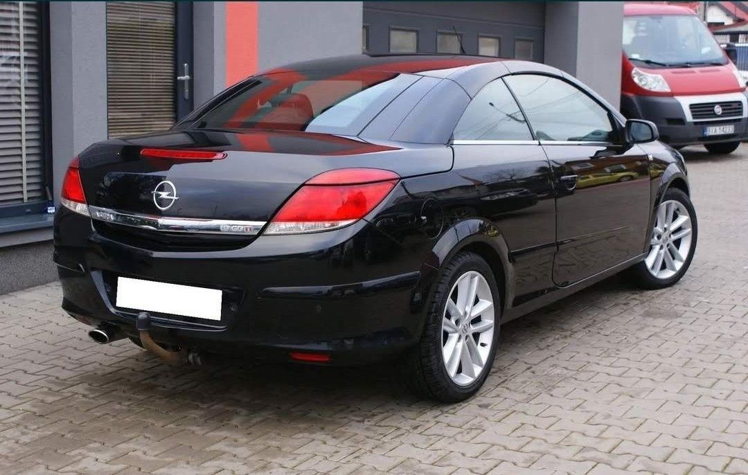 Kabriolet Opel Astra Twin Top 2011