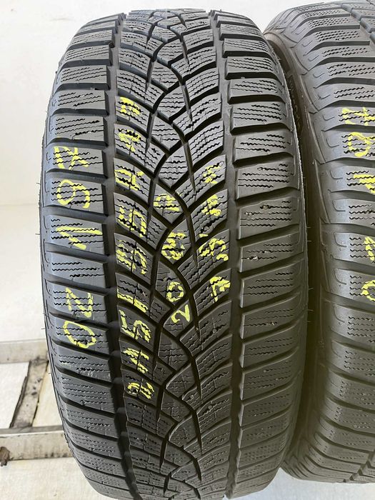 2x 215/55R17 GoodYear Ultra Grip Performance + 98V OZ197