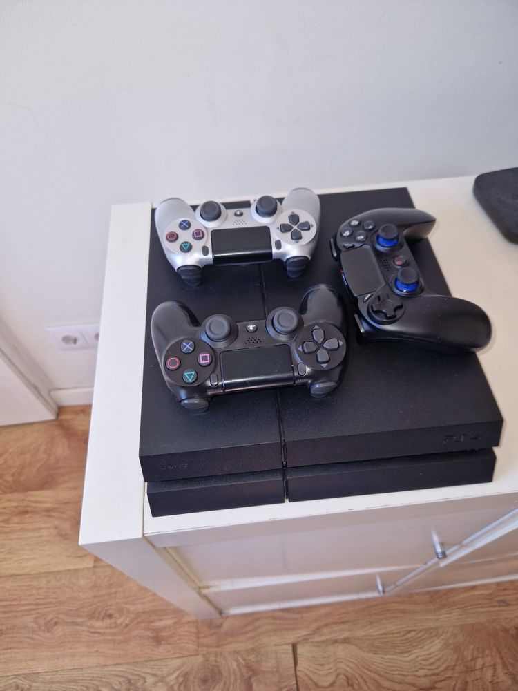 Playstation 4 preta
