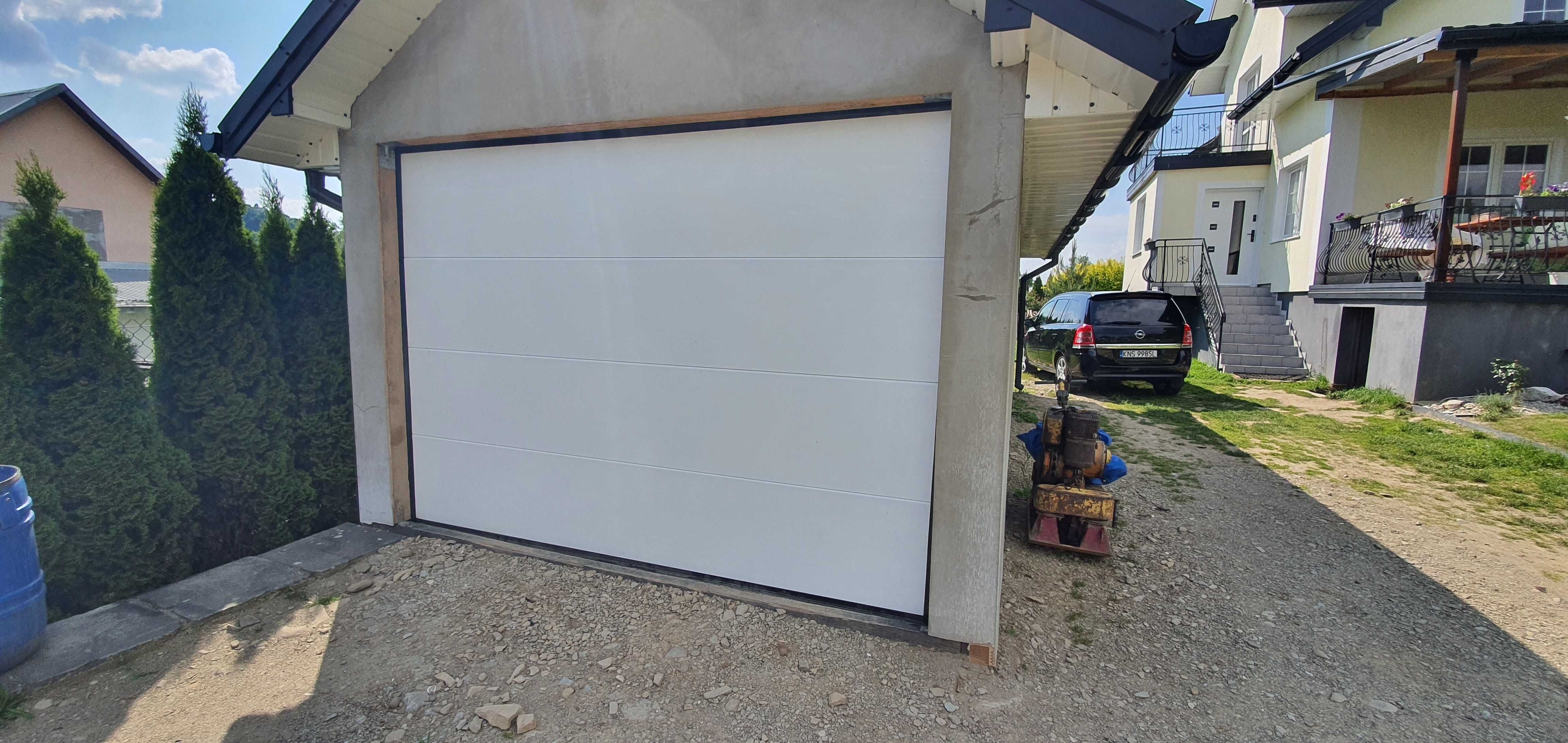 Brama garażowa segmentowa 3000x2125 biała z GWARANCJĄ