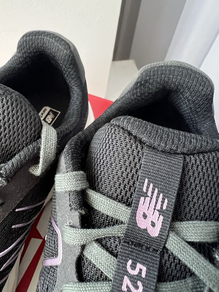 New Balance 520 V8 оригінал 41 розмір 26,5 см