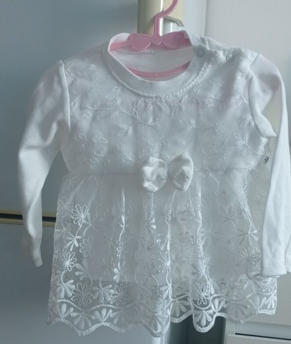 Biala sukienka rozmiar 6-9m idealna na chrzest, marka Annora baby