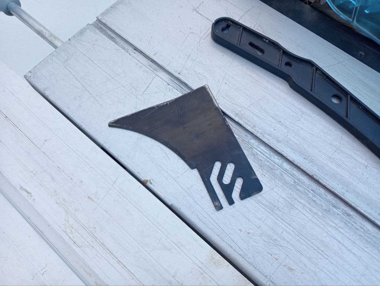 Serra de mesa Makita 1.500W 260mm MLT100N