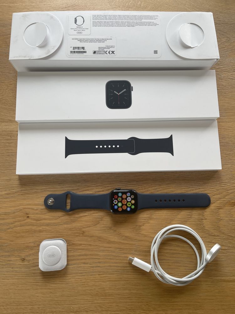 Apple Watch 6 40 mm zadbany z pudełkiem. Mało używany.