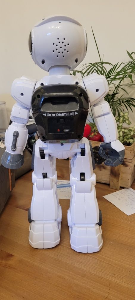 Smart robot tech-bot