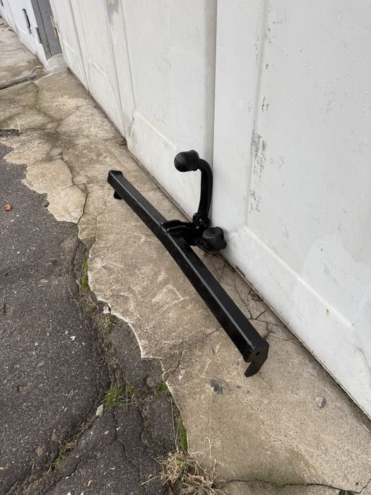 Фаркоп на тоета авенсис 2003-2008 г.